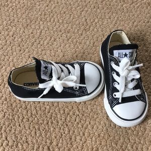 Converse toddler size 6 shoes